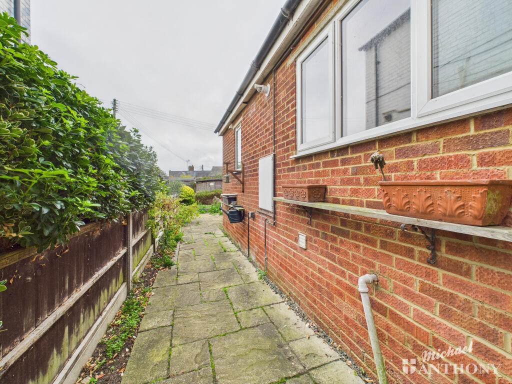 CAM03218G0-PR0797-STILL013