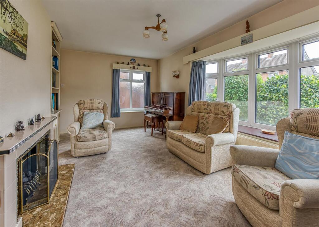 21 Langley Gardens-Living Room (2).jpg