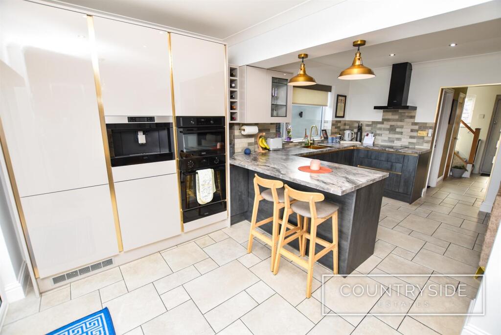 Open Plan Kitchen/Family Room