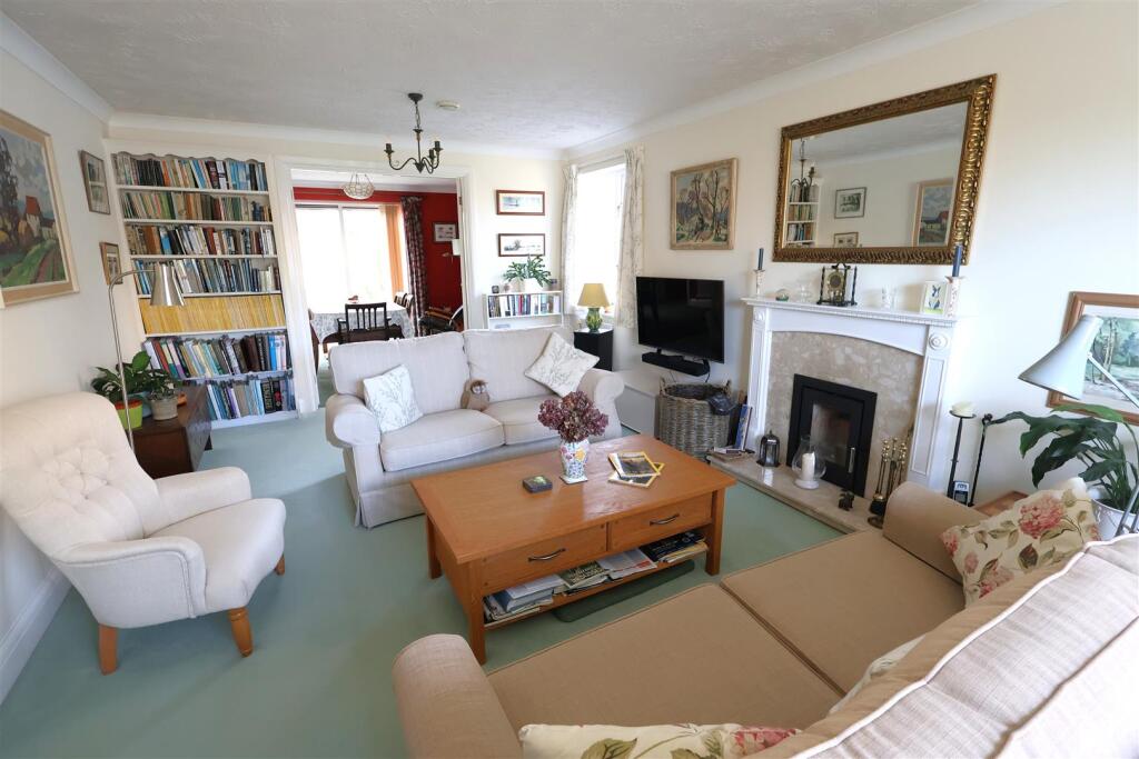 sitting room 2.JPG