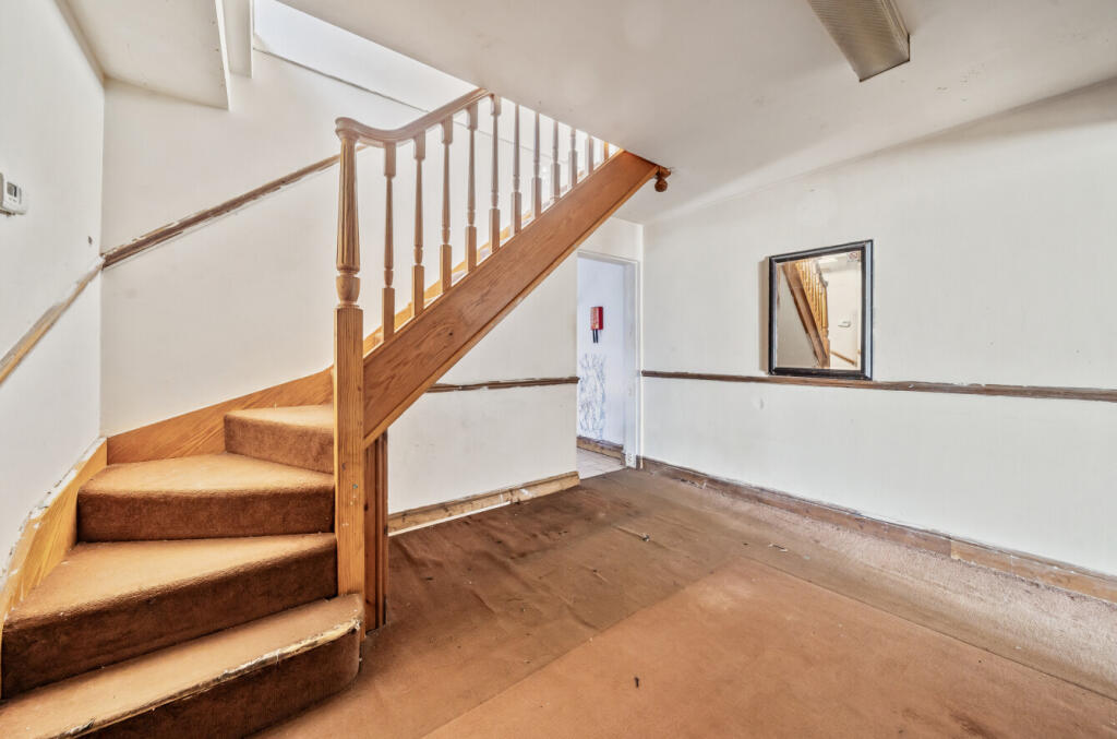 1319715-14-686d65...