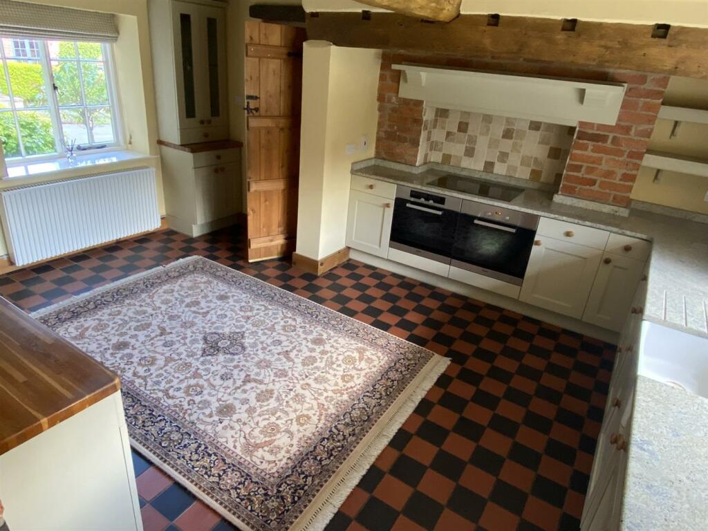 Dining kitchen