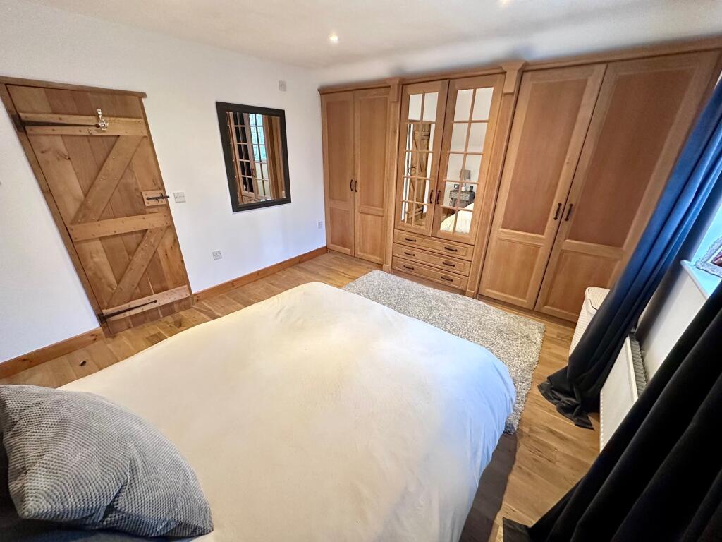 main bedroom aspect 2