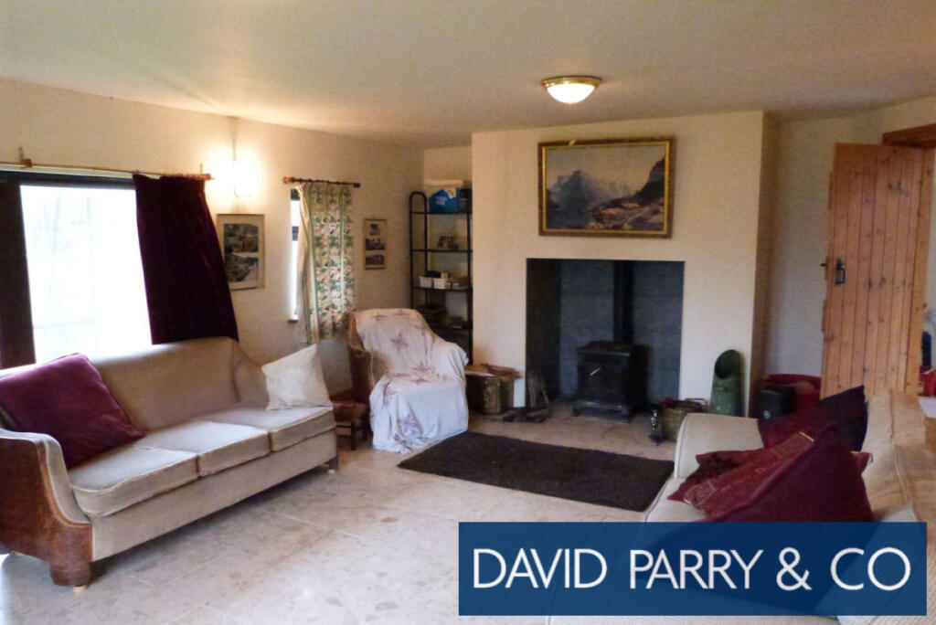 4 Bedroom Property with Land