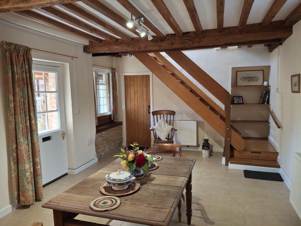 Kitchen 2.jpg