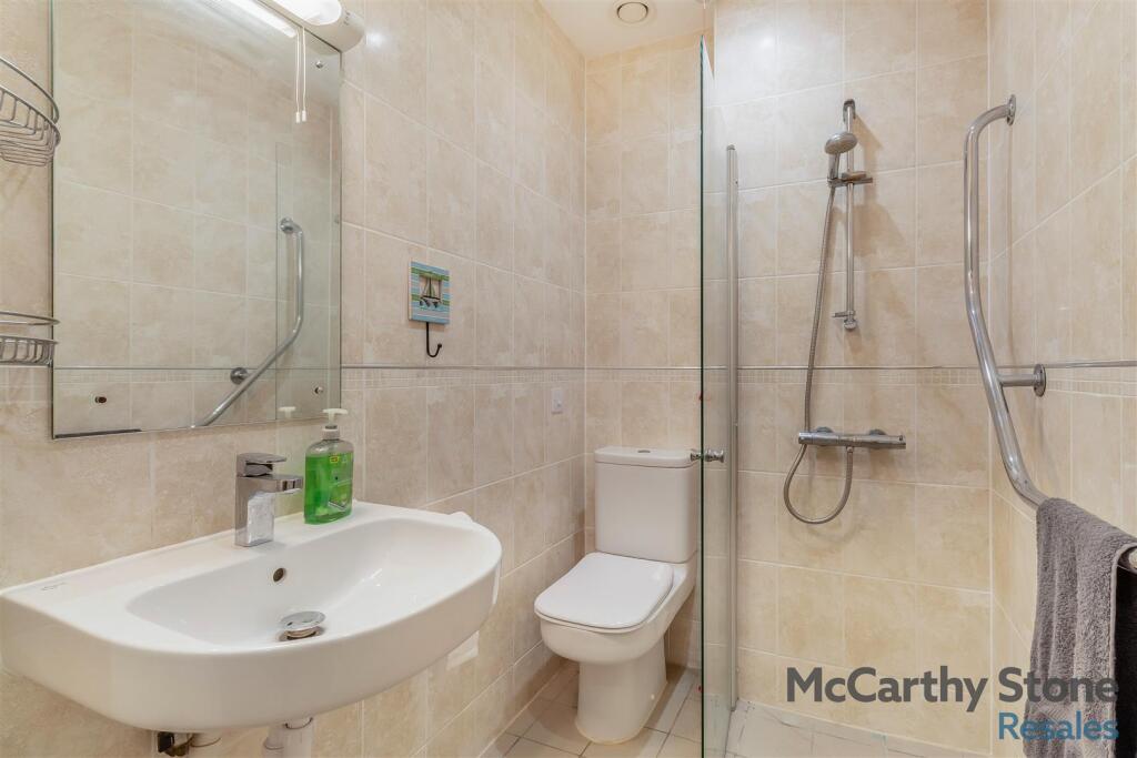 8665110-interior12.jpg
