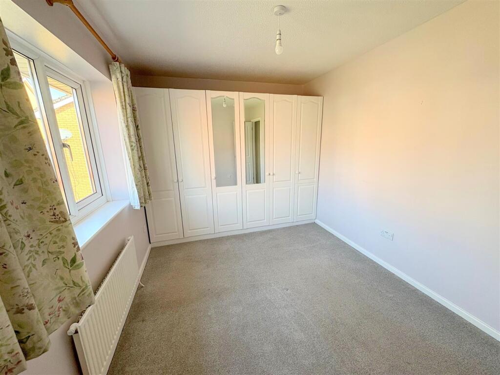 Bedroom 2b.jpg