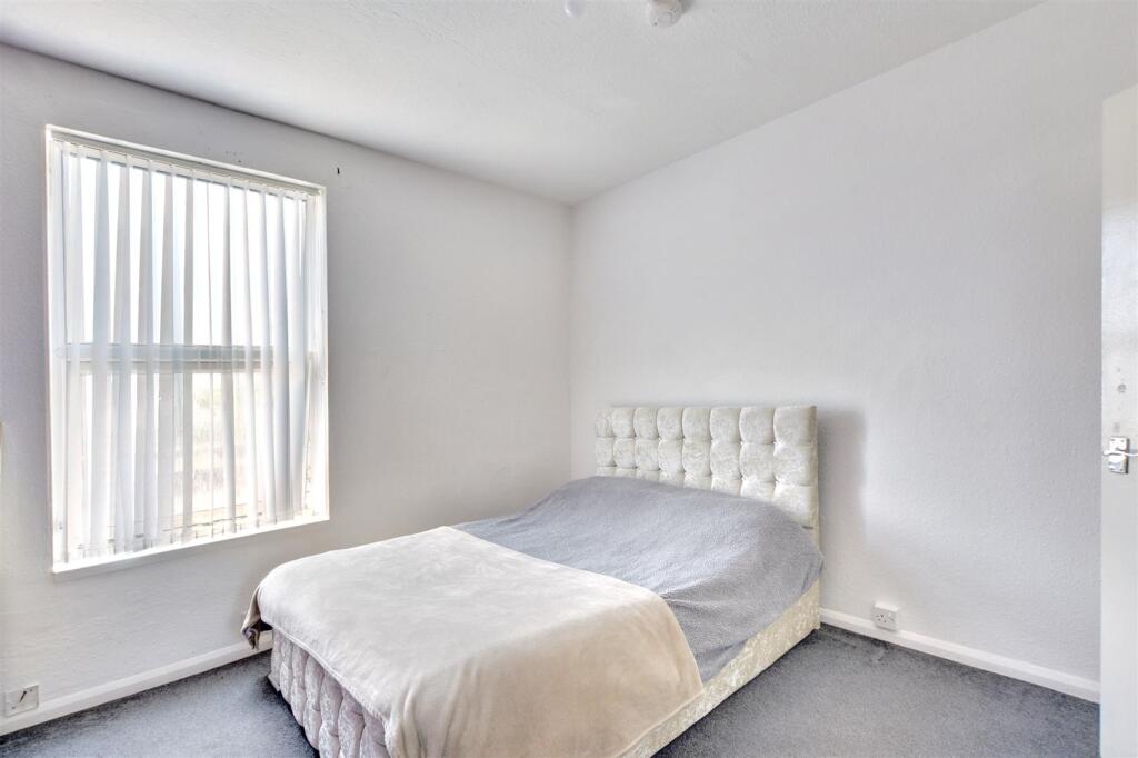 Bedroom One_3.jpeg