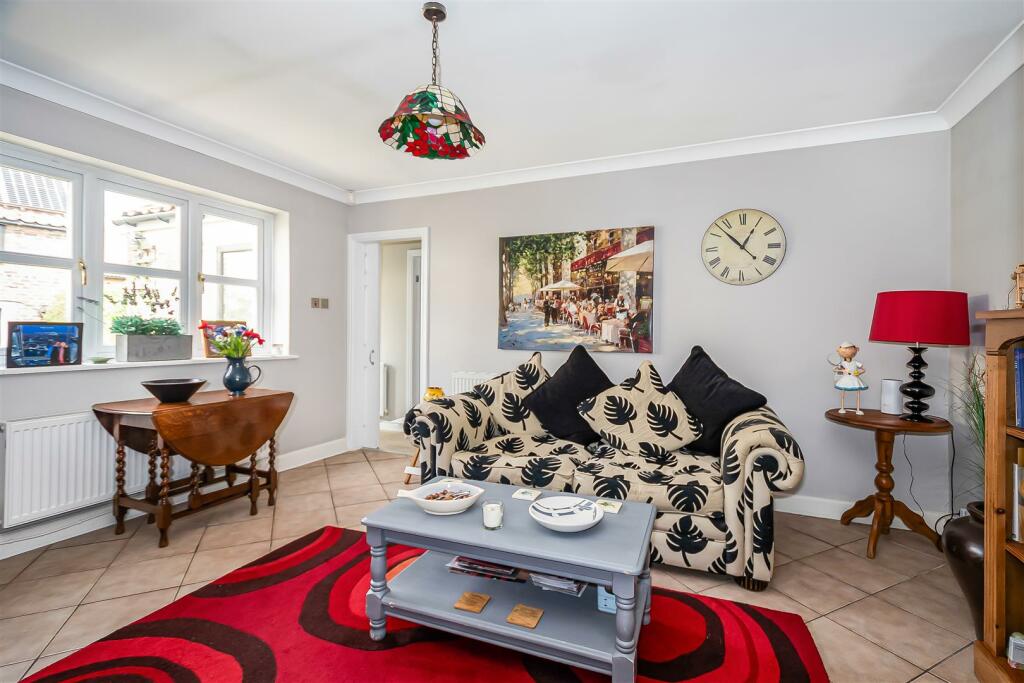 LIVING KITCHEN