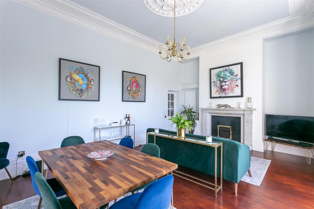 Lounge/Diner