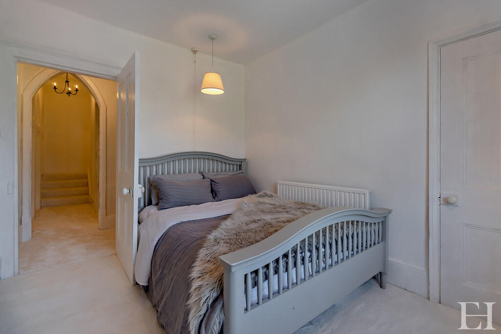 8635654-interiorW...