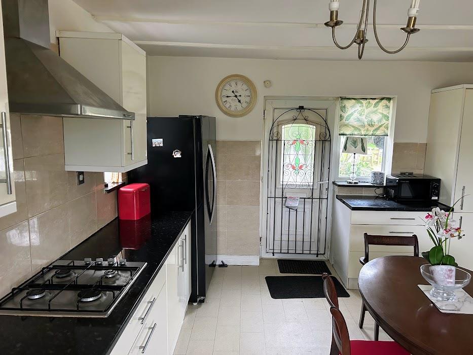 KITCHEN BREAKFAST ROOM