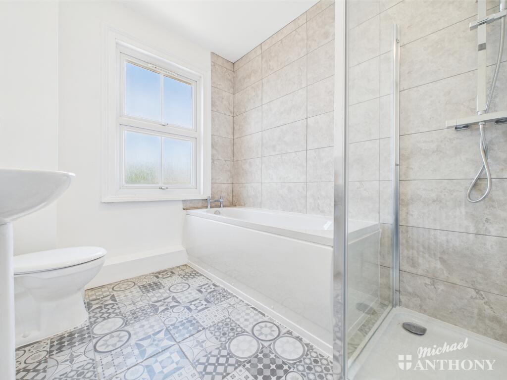 CAM02773G0-PR0285-STILL005