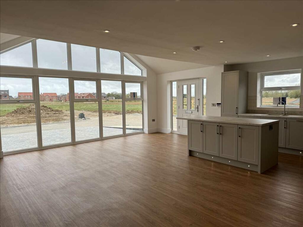 LIVING KITCHEN