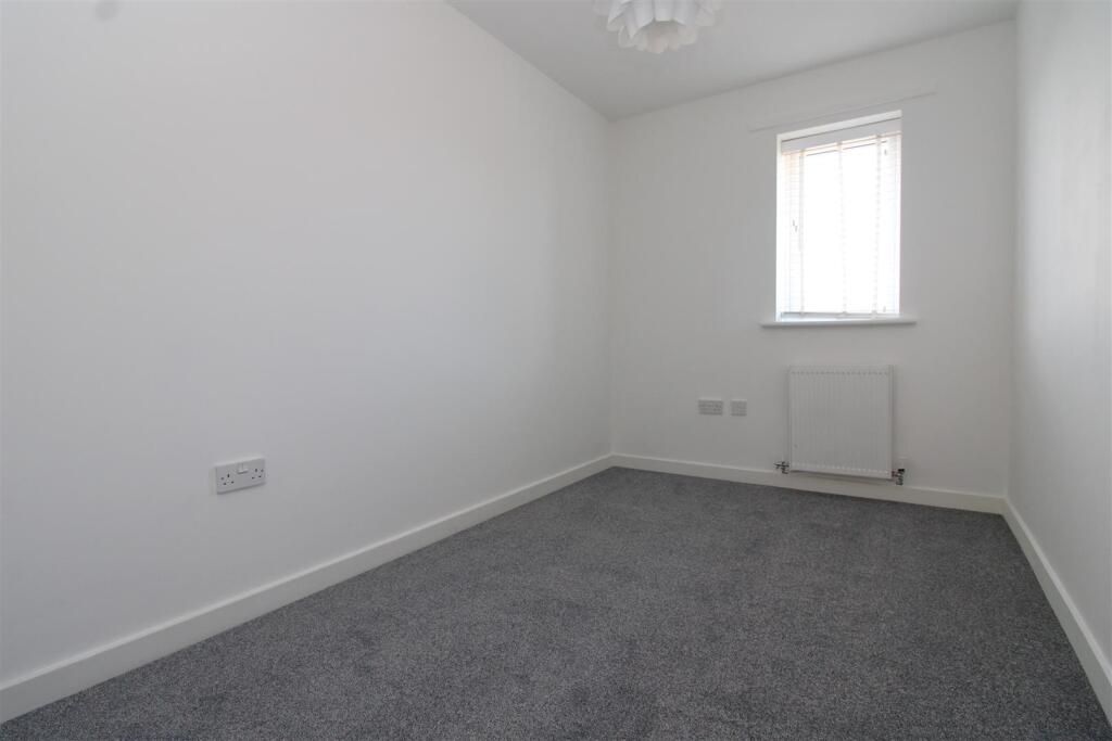 bedroom 3.JPG