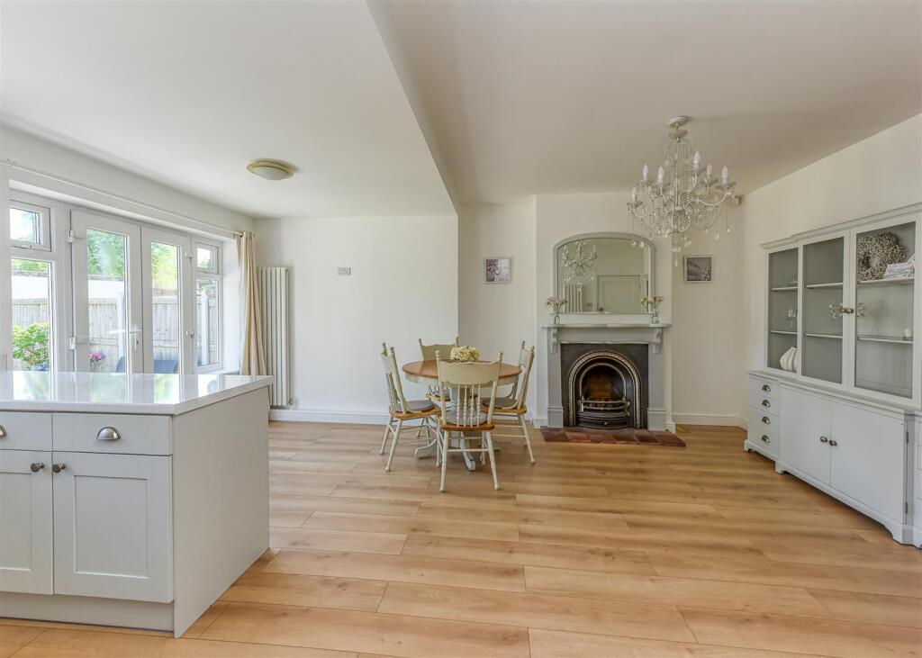 4 Regent Road-Kitchen.jpg