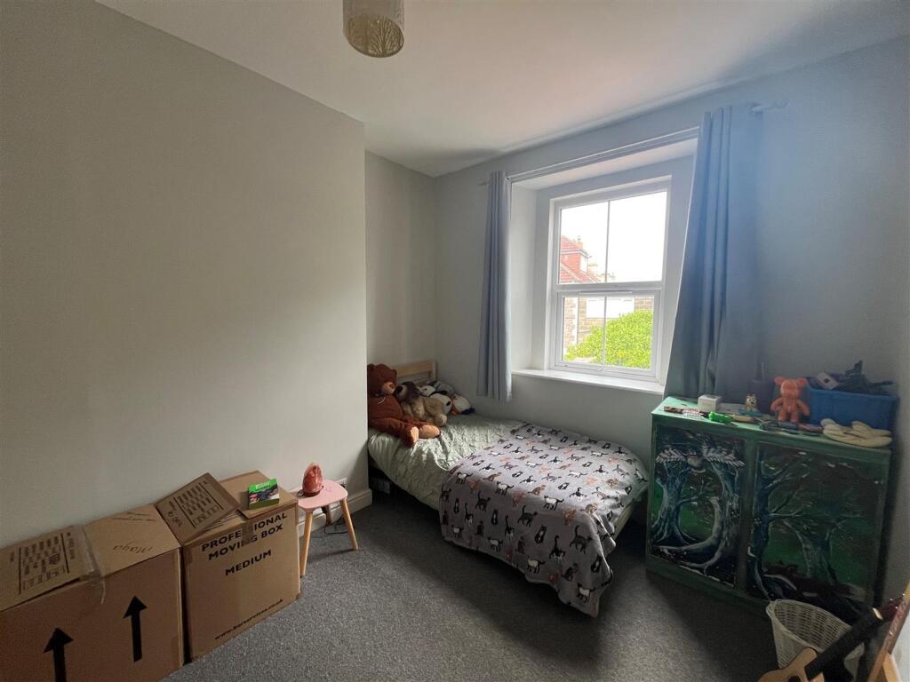 Bedroom 1.jpg