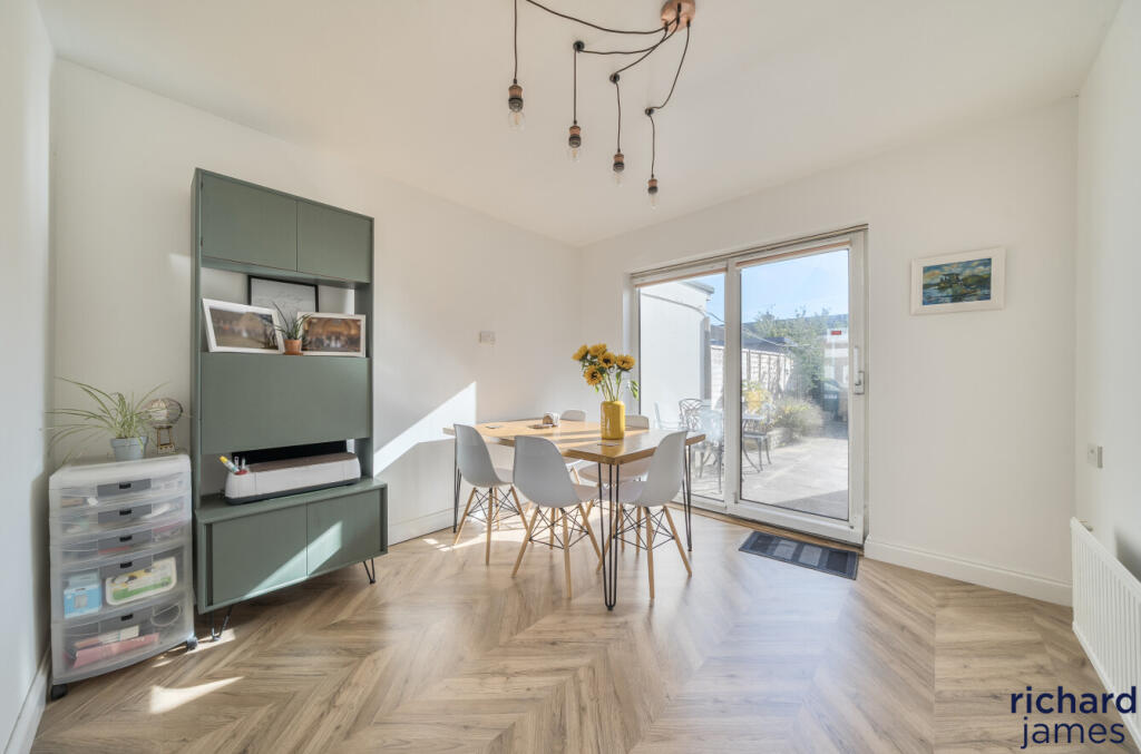 730bd4245ff8424ea42b9c148f5507ed