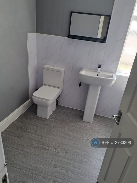 Bathroom 1st Floor