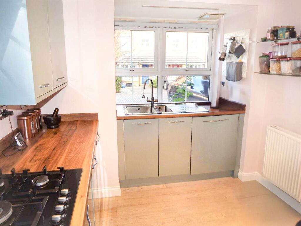 kitchen3use.jpg