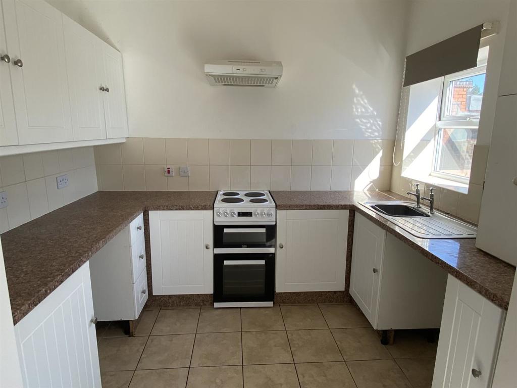 49aJS-kitchen area.JPEG