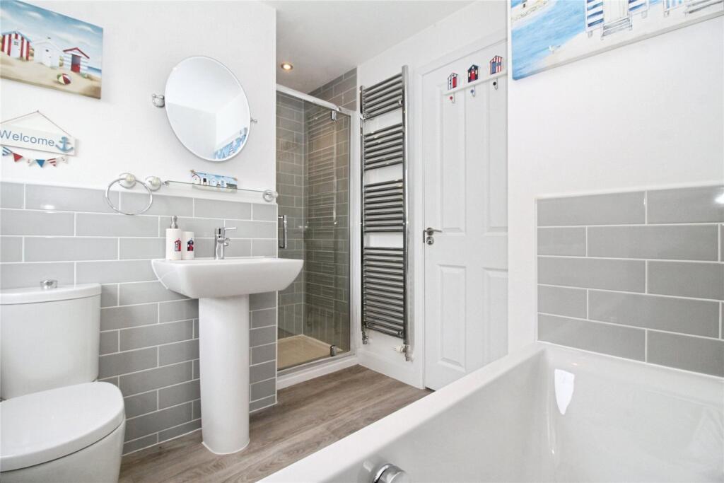 En-Suite 2