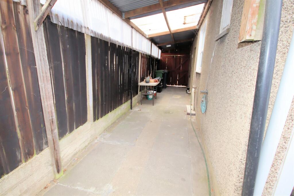 Covered Side Area