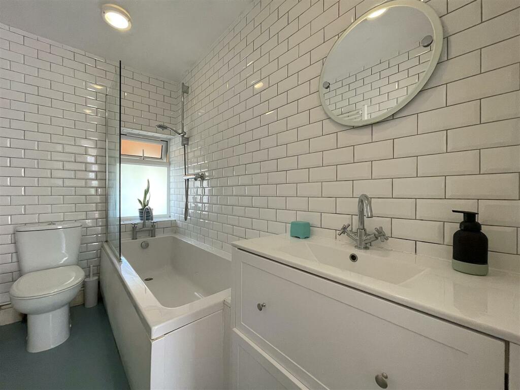 Bathroom (1).jpeg