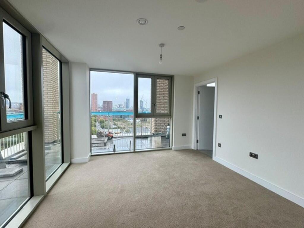 bed main ensuite