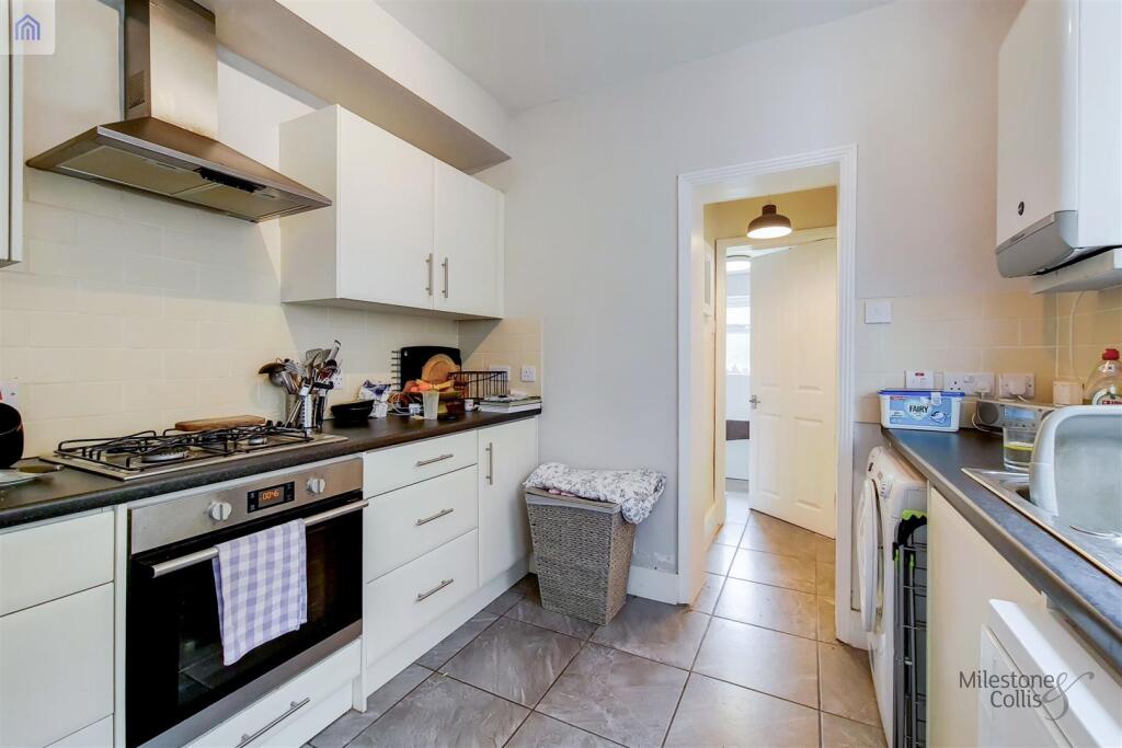 5_Kitchen-1.jpg
