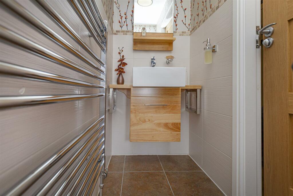 Bramleys Estate Agents - Long Lane - Honley (9).jp