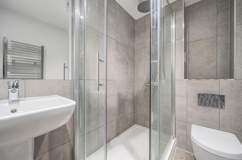 1377022-17-6911f2...