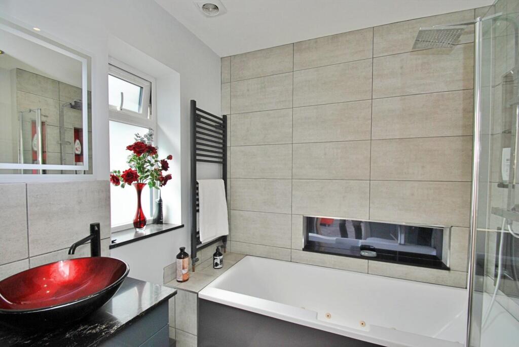 Anvil Crescent, Broadstone