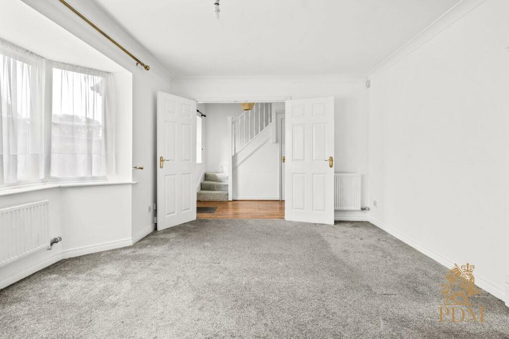7-web-or-mls-3 COURTLAND GARDENS FINISHED EDITS-7.