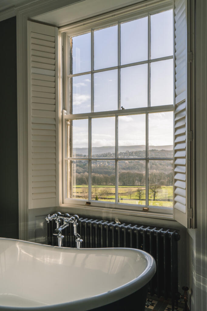 255696 - HolmleighManor_HighRes-05.jpg