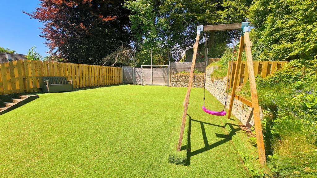 garden resized.jpg