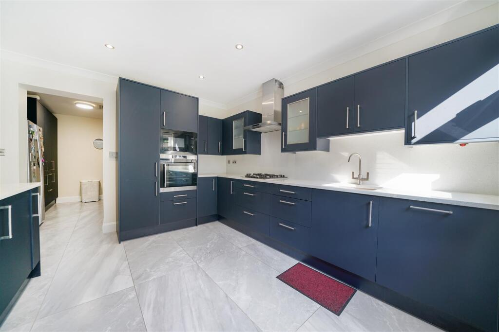 15 Morley Crescent - utbHG4IwNCYIvHSlTpcb.jpg