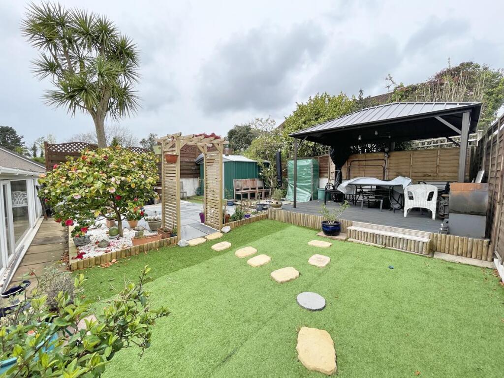 Mardon Close 15 - Garden 3.jpg