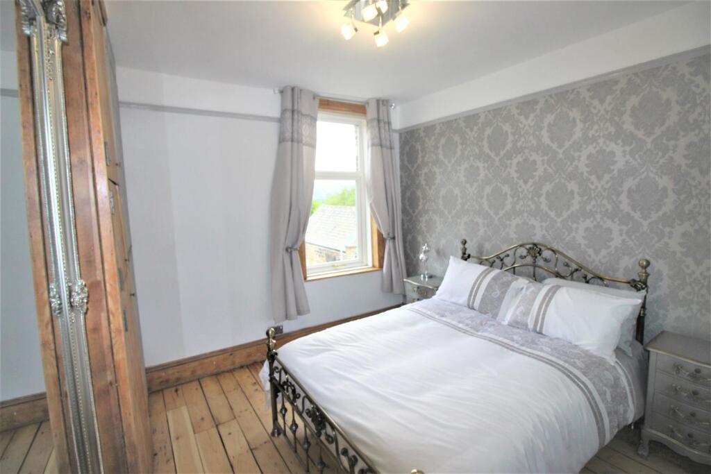 Bedroom 2nd.jpg