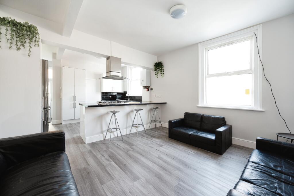 Kitchen/Living Room