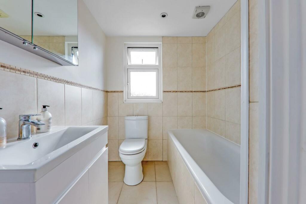 13-4382JHPropWorld - 11b Wiverton Road - 38-medium