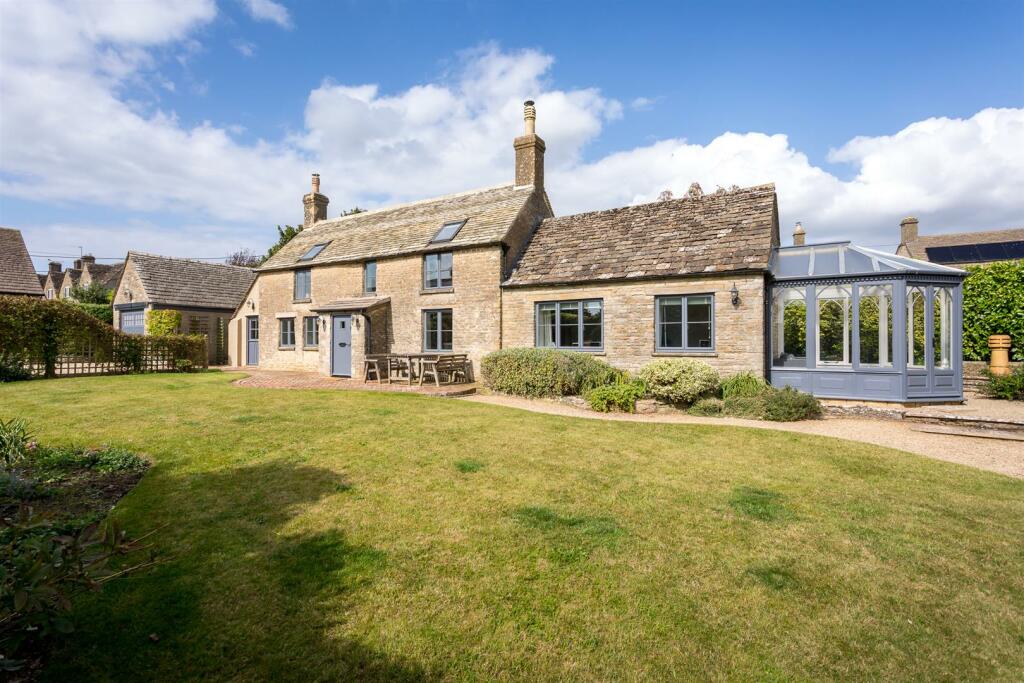 38 - 3 Itlay - GL7 7HZ - Web.jpg