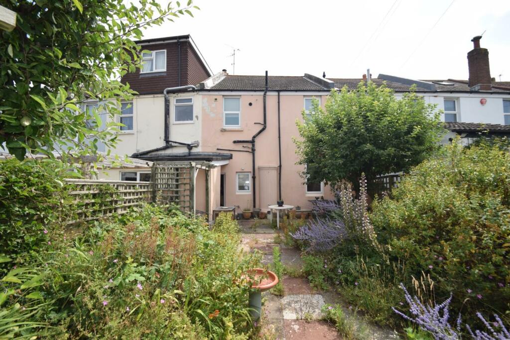 Taddington Gdn.JPG