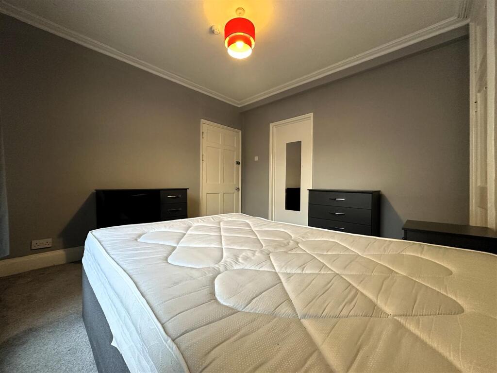 Room 2.jpg
