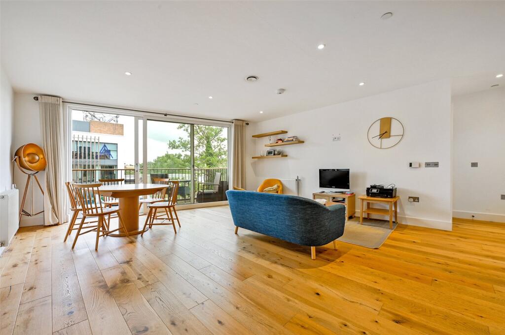 Sitting/Dining Room