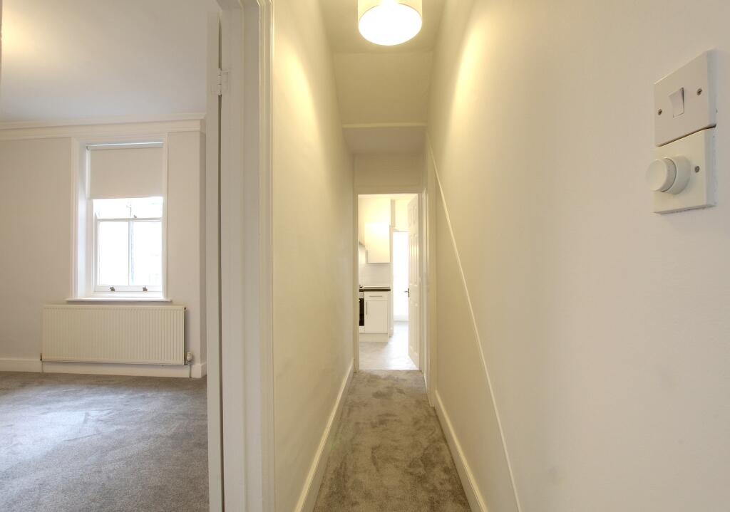 Curwen Road, Shepherds Bush, (PK479) W12