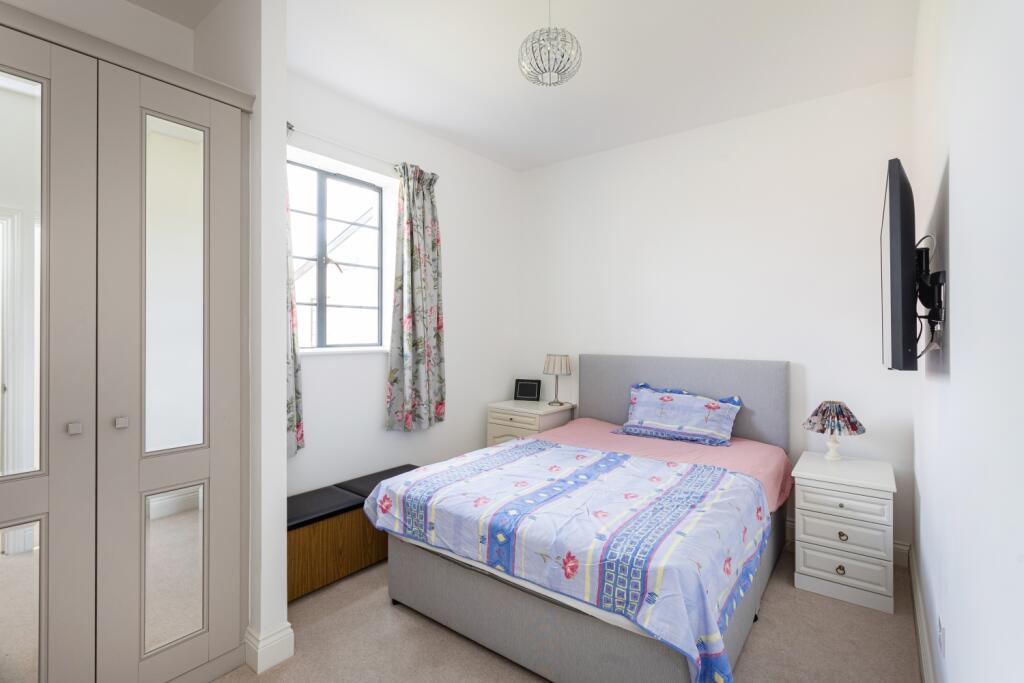 5 Wellington Crescent 008