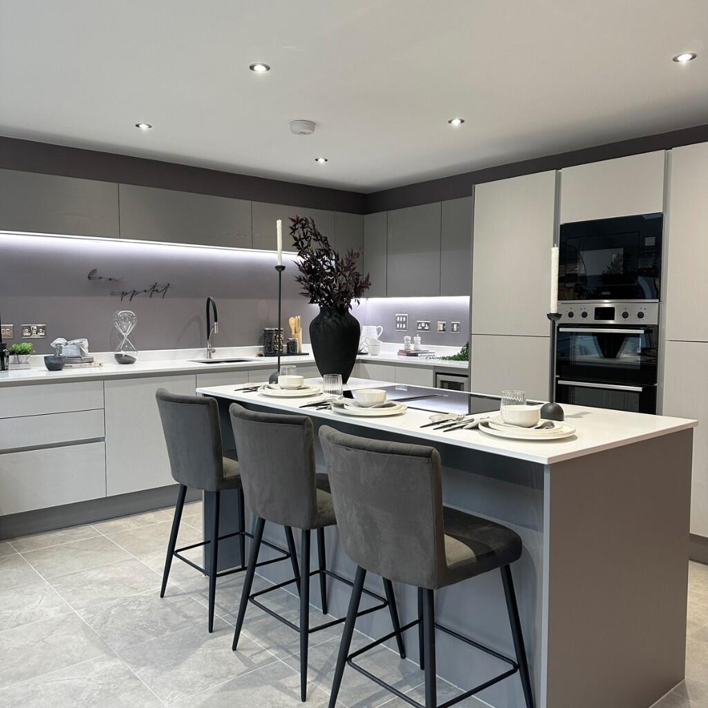 Kitchen/Dining area