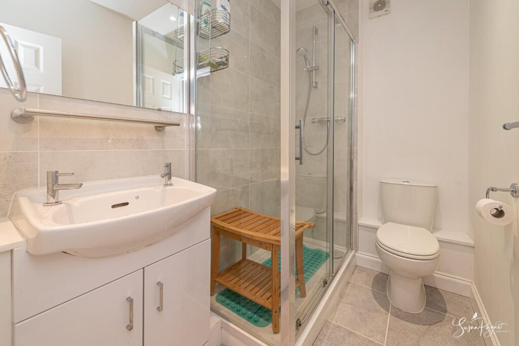 Bedroom Five Ensuite