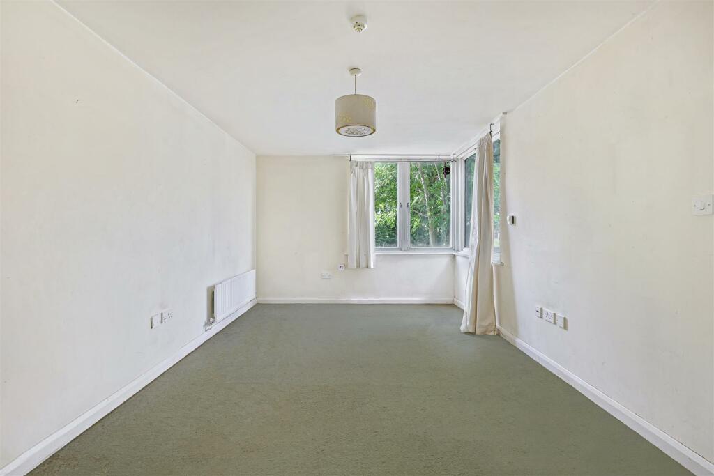 Reception Room (2).jpg
